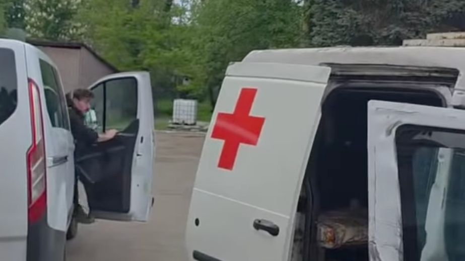 Дети прятались в погребе: на Запорожье эвакуировали еще одну семью