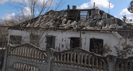 Понад 100 будинків пошкодили обстріли у громаді під Запоріжжям