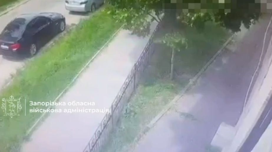 Момент удара по Запорожью попал на видео &ndash; кадры