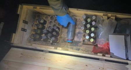 Житель Запорізького району ховав удома підривачі та порохові заряди