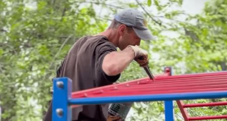 Во дворах Запорожья отремонтировали площадки &ndash; адреса