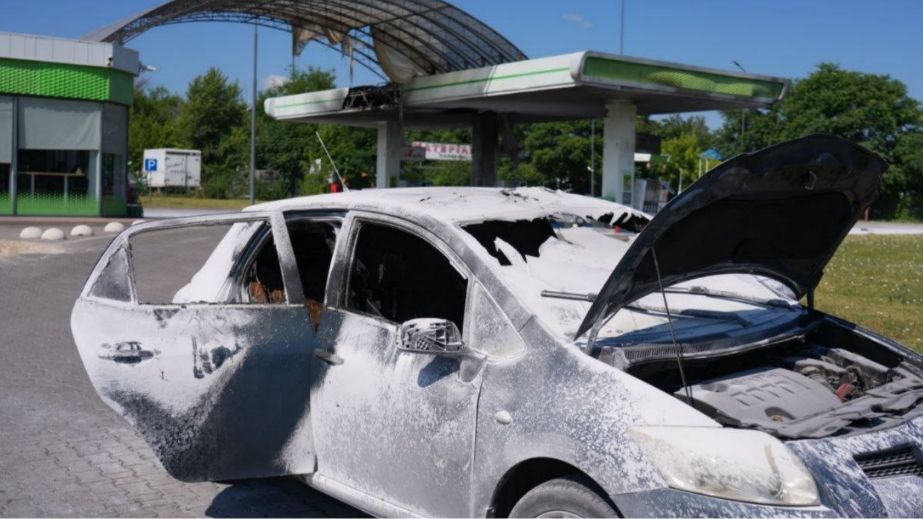 У Запоріжжі показали наслідки удару безпілотника по АЗС