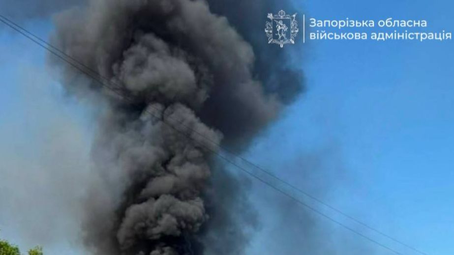 Оккупанты ударили по Запорожью: возник пожар