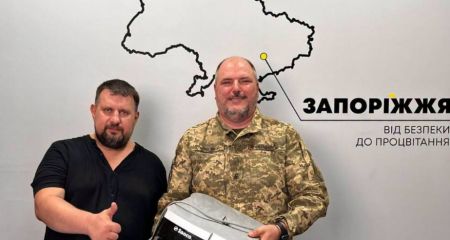 Общественные активисты передали кофемашины запорожским защитникам