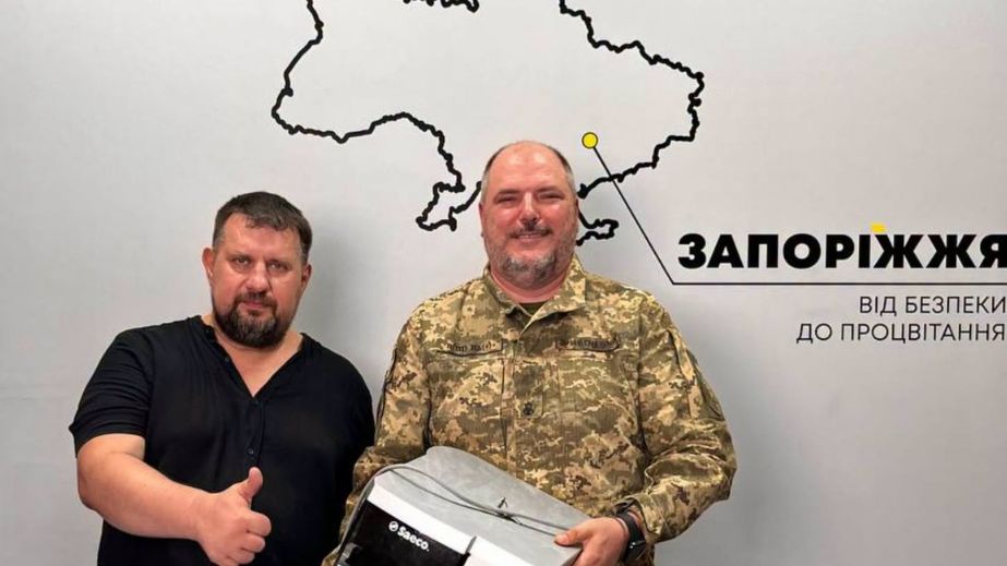 Общественные активисты передали кофемашины запорожским защитникам