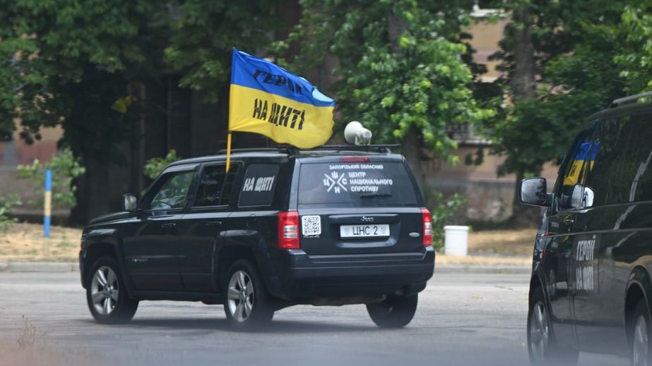 Загиблого від авіаудару поліцейського провели в останню путь у Запоріжжі