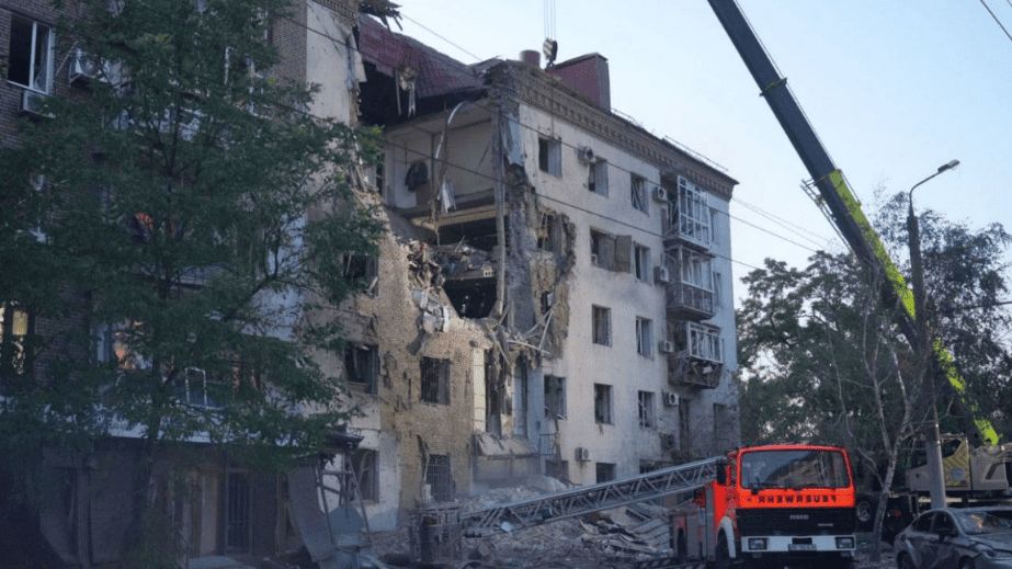 Двох постраждалих після атаки на Запоріжжя поселили до шелтеру