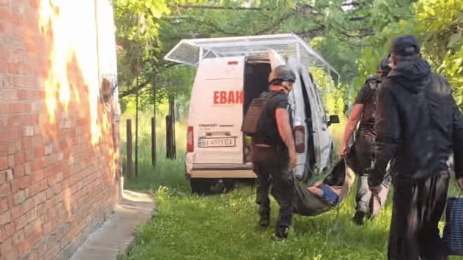 Женщину в коме эвакуировали волонтеры из прифронтового села на Запорожье