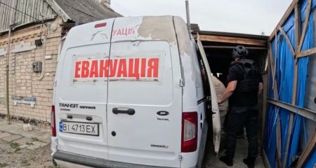Чоловіка та жінок евакуювали з прифронтової Комишувахи на Запоріжжі