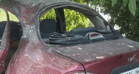 Потрощені авто та магазин: РФ знову вдарила по Кушугуму під Запоріжжям