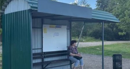 Разбитую остановку привели в порядок в Запорожье &ndash; какой район