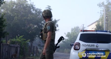 Багатодітну родину вивезли поліцейські з передмістя Запоріжжя