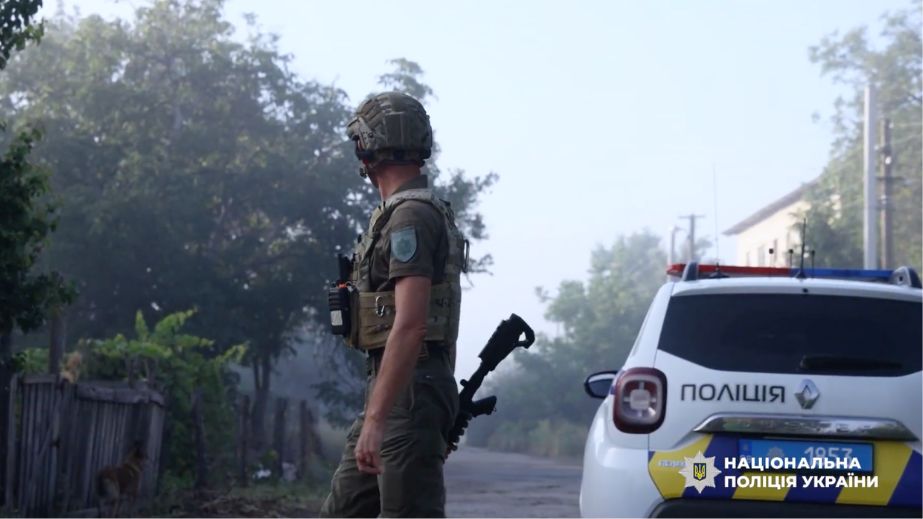 Багатодітну родину вивезли поліцейські з передмістя Запоріжжя