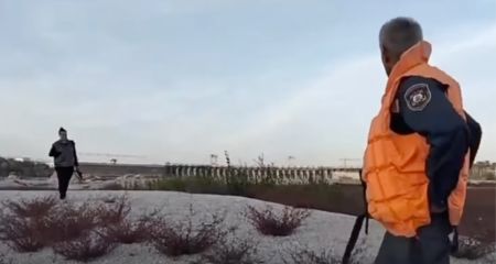 В Запорожье люди застряли на острове из-за стремительного подъема воды