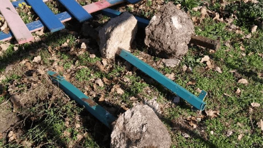 Вандали знову "відзначилися" у громаді під Запоріжжям