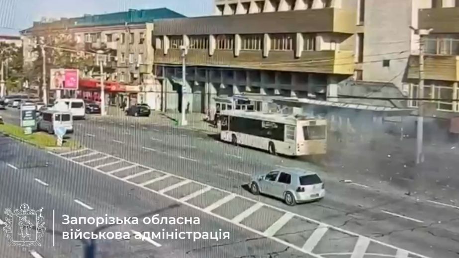 Російський FPV атакував автобус у середмісті Запоріжжя: є поранені