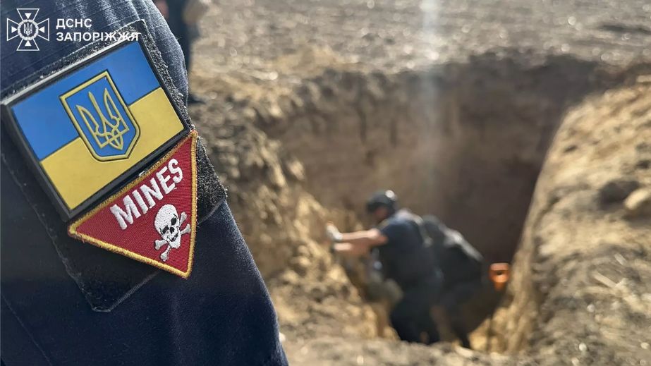 Три касетні боєприпаси від РСЗВ та артснаряд знешкодили сапери на Запоріжжі