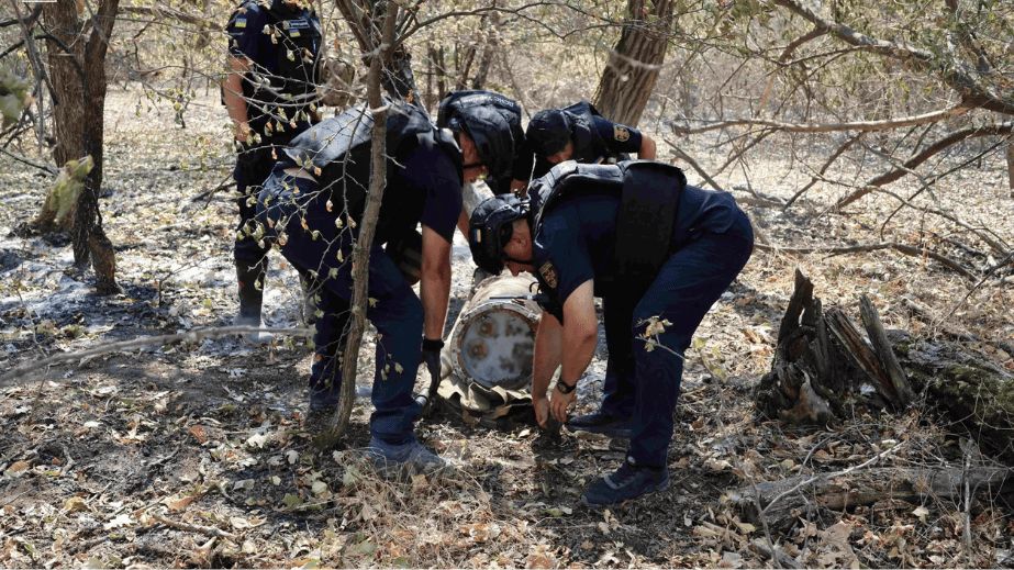 Ракету с боевой частью и остатки "Урагана" уничтожили саперы ГСЧС на Запорожье