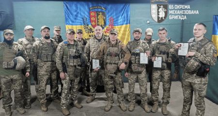 Защитники Запорожского направления из 65-й бригады получили знаки отличия