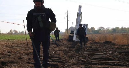 Запорожские саперы ликвидировали пять взрывчаток и снаряд калибром 120 мм