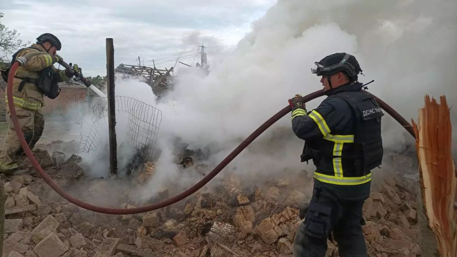 Горіли житло, авто і трава: наслідки обстрілів на Запоріжжі