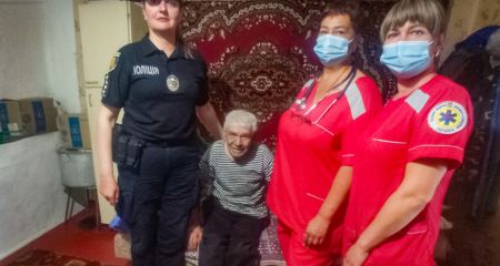 Провел ночь в лесу: полиция Запорожья разыскала пропавшего пенсионера