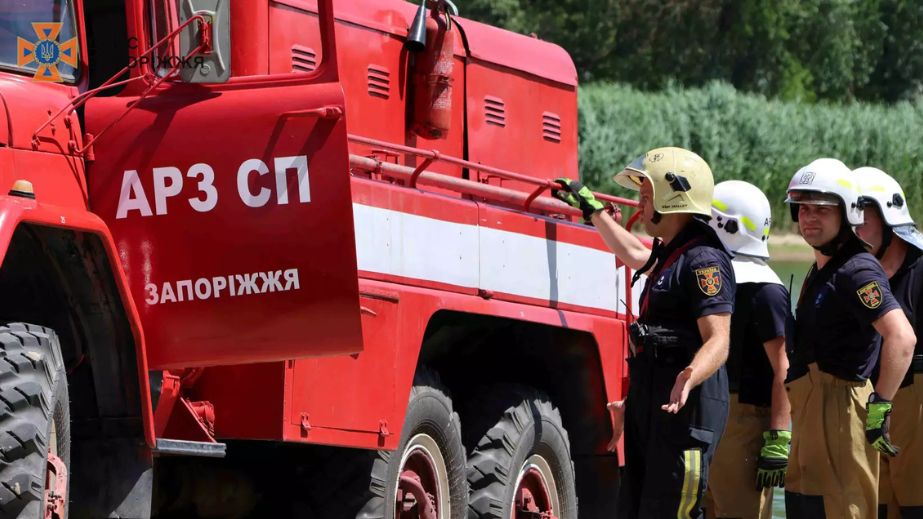 Ворожі обстріли спричинили пожежі у двох громадах на Запоріжжі