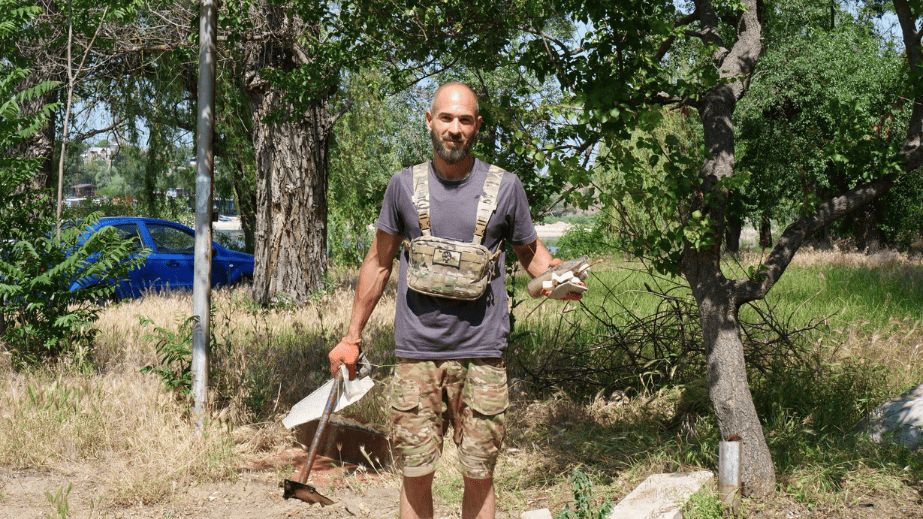 Запорізькі ветерани очистили частину Хортиці під час толоки