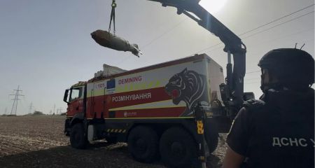 Российский КАБ и снаряд уничтожили запорожские саперы после обстрелов