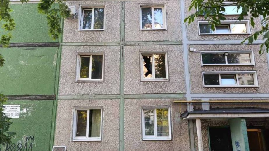 Вибиті вікна, понівечені балкони: наслідки ранкового удару по Запоріжжю