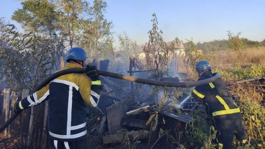 Пожежа та поранені: в Оріхові на Запоріжжі ліквідували наслідки атак