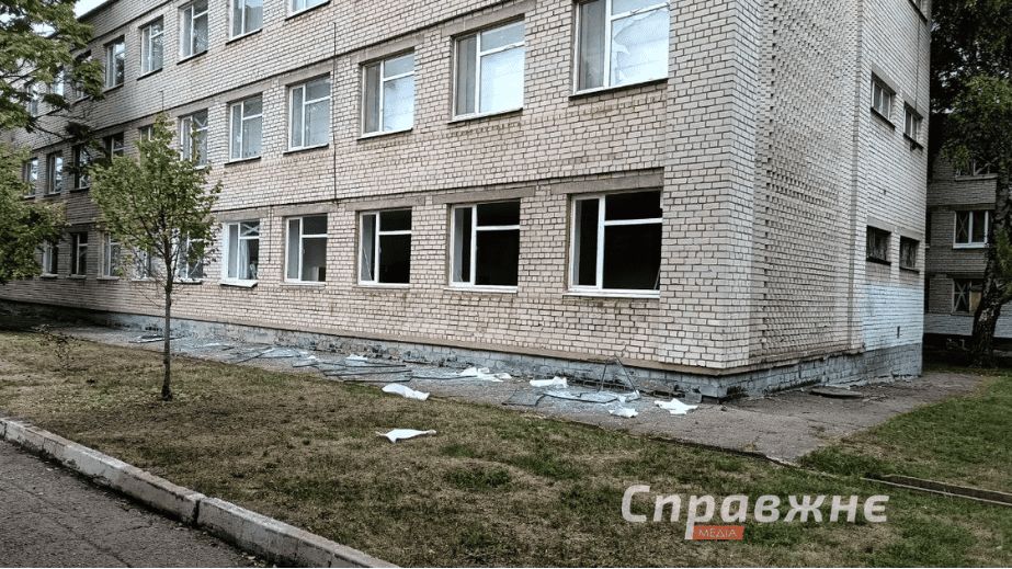 В Запорожье после ночной атаки повреждены школа и садик – фото