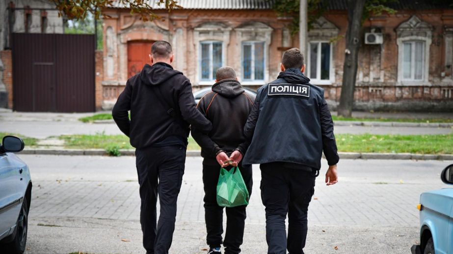 Троє наркозбувачів попалися "на гарячому" у Запорізькій області – деталі