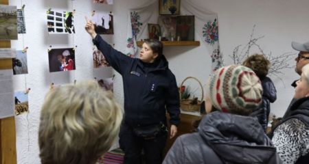 "Герої без зброї”: запорізька рятувальниця відкрила власну фотовиставку