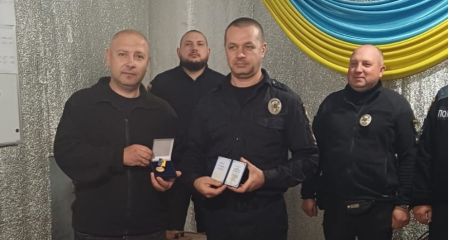 Поліцейські з прифронтового міста на Запоріжжі отримали відзнаки