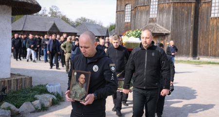 В Запорожье простились с погибшим 39-летним майором полиции