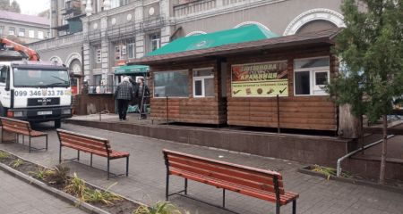 На "стометровке" в Запорожье демонтировали два киоска