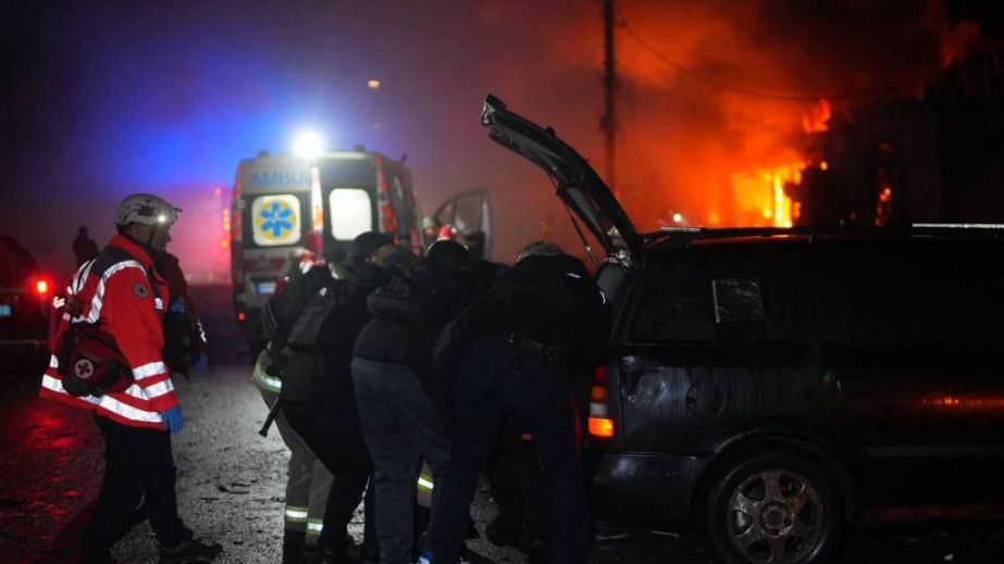 Медики борються за життя жінки після удару РФ по Запоріжжю