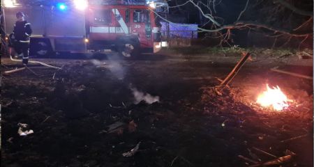 Дом пылал из-за вражеских обстрелов в Запорожском районе