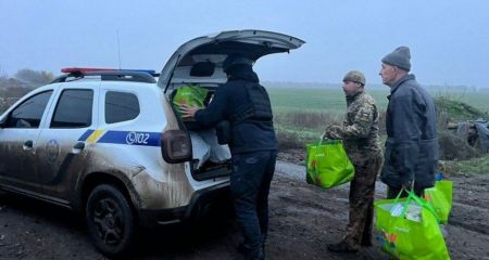 Поліцейські вивезли дев'ятьох цивільних із прифронтових сіл на Запоріжжі