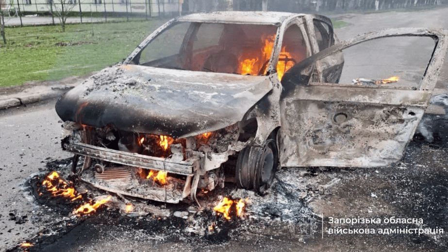 Дрон РФ влучив в автівку в Запорізькому районі: є поранені