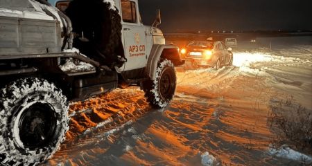 Под Запорожьем 15 автомобилей оказались в ловушке из-за непогоды