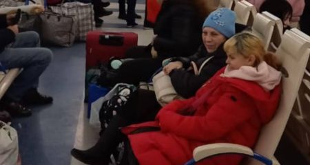 Евакуйовані з-під Запоріжжя родини з дітьми вирушили до Закарпаття