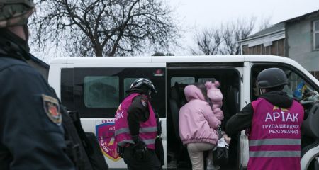 Женщин с детьми эвакуировали из прифронтового Кушугума под Запорожьем