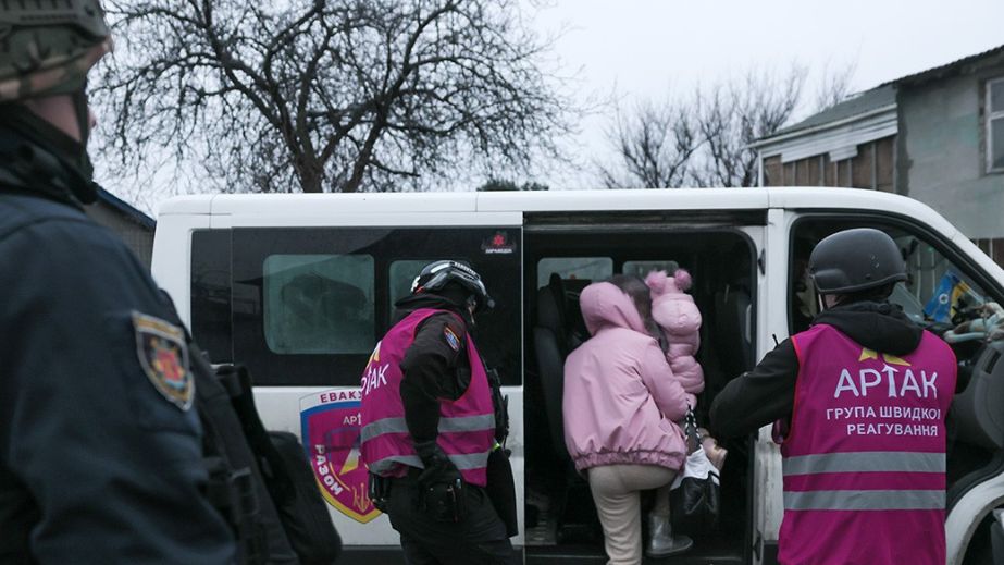Женщин с детьми эвакуировали из прифронтового Кушугума под Запорожьем