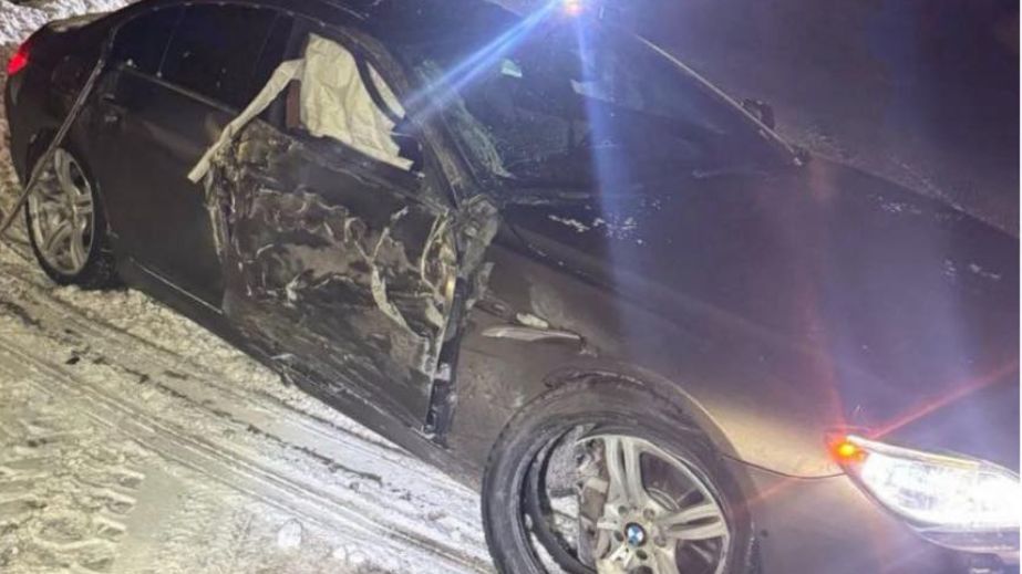 Своровали ключи из куртки: молодых людей уличили на краже BMW в Запорожье