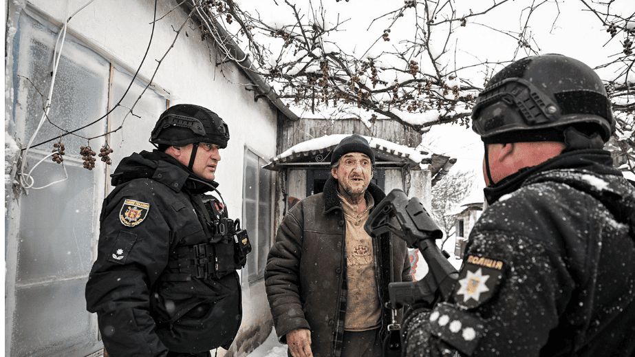 Осталось 12 человек: гуманитарку получили жители двух сел на Запорожье