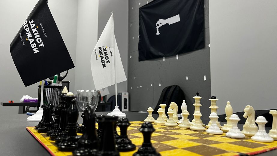 Запорожские ветераны провели мемориальный шахматный турнир в честь побратима