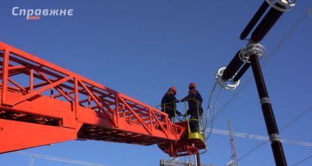 Обстріли РФ залишили без світла 175 тис. абонентів на Запоріжжі