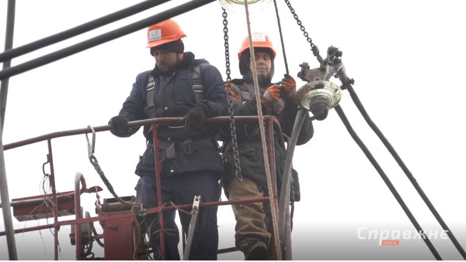 Вражеские атаки обесточили 11,8 тыс. семей в Запорожском районе